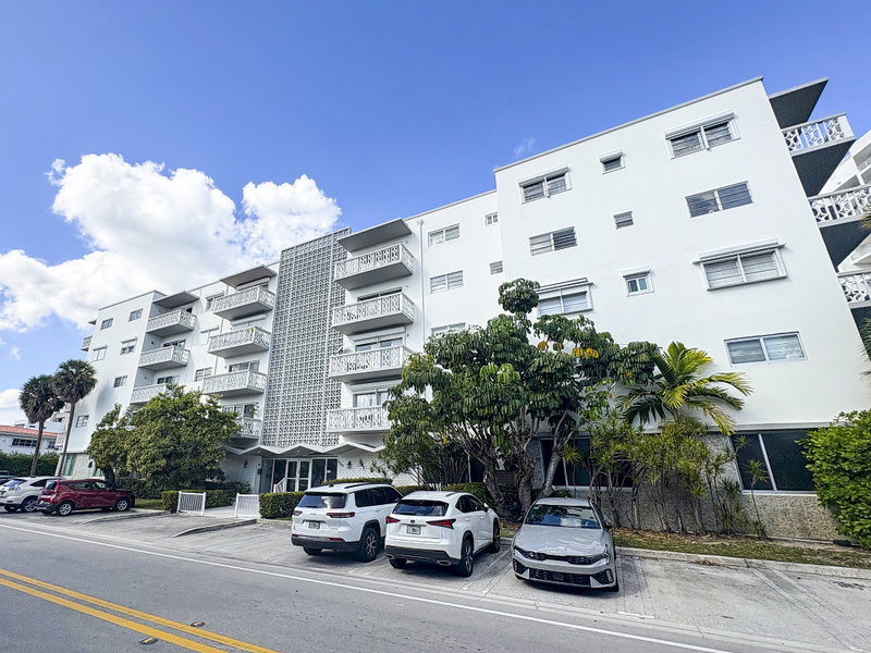 Summit Condo main photo